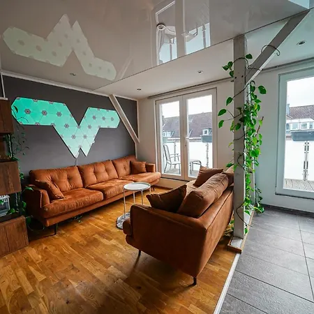 Modern Maisonette - 4br - By Slight Edge *