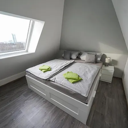 Modern Maisonette - 4br - By Slight Edge