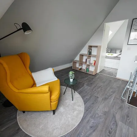 Modern Maisonette - 4br - By Slight Edge Apartment